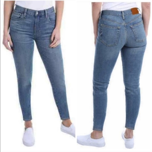 Frye Denim - 𝅺frye Skinny Medium Wash Jenas Size 6